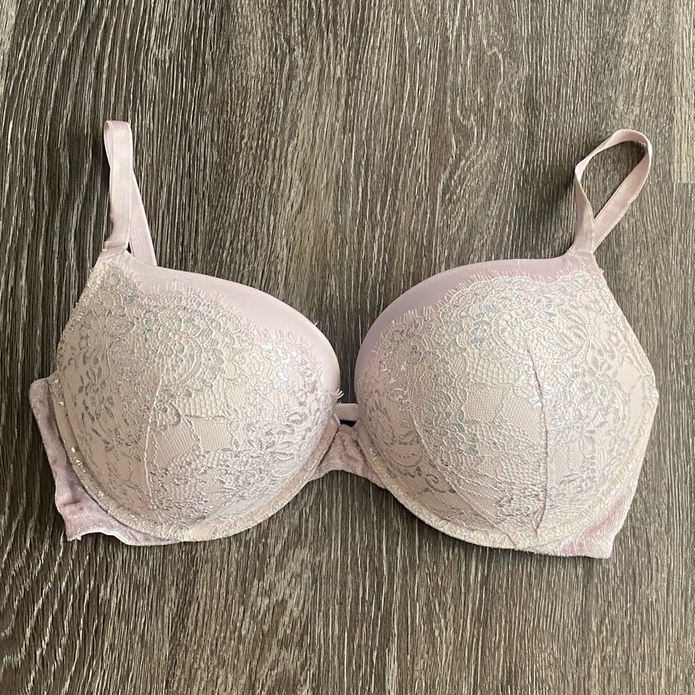 Victoria’s Secret Bombshell Plunge Bra (Size 36DD)